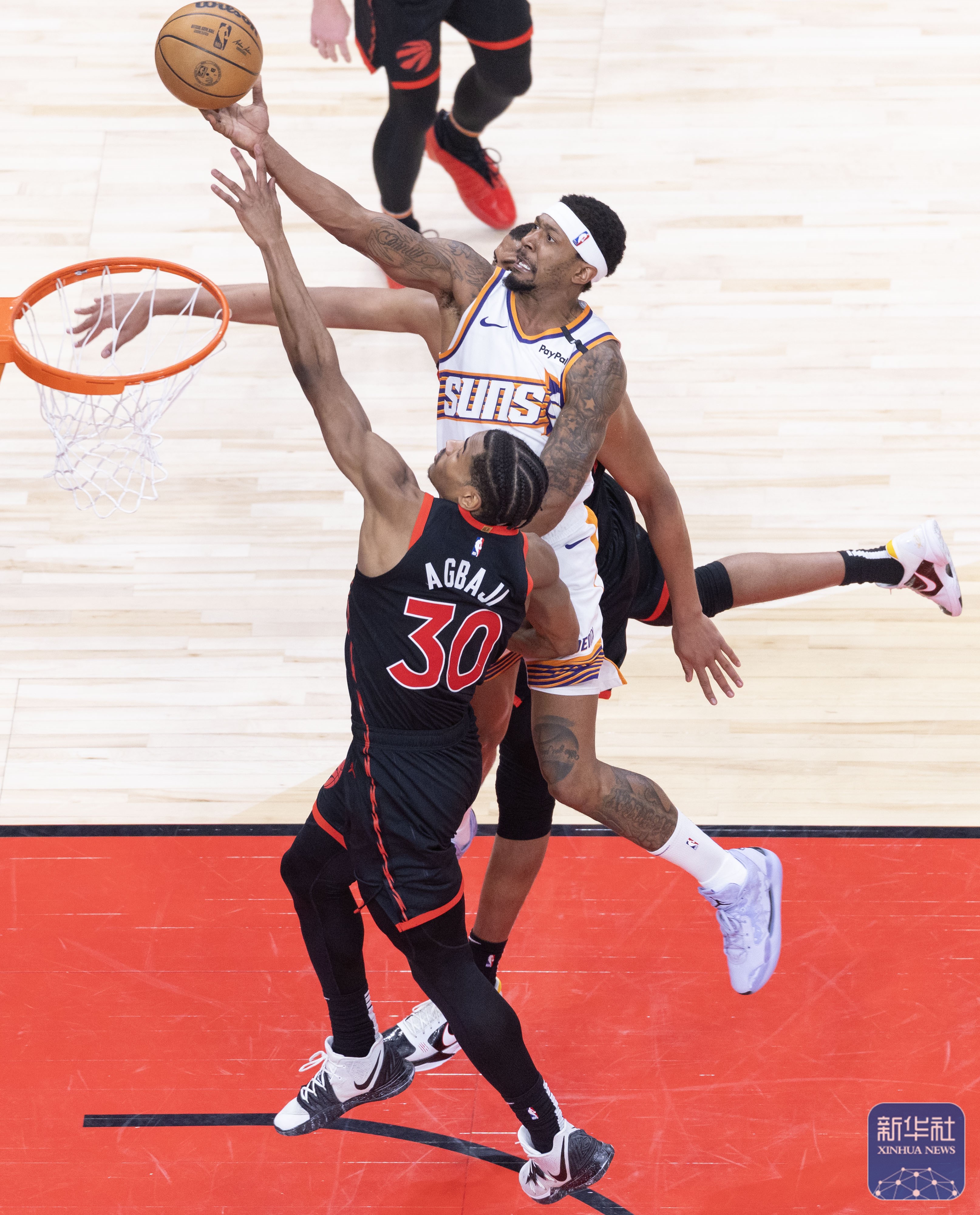 开云体育-猛龙队球员获得季后赛MVP奖，成为焦点