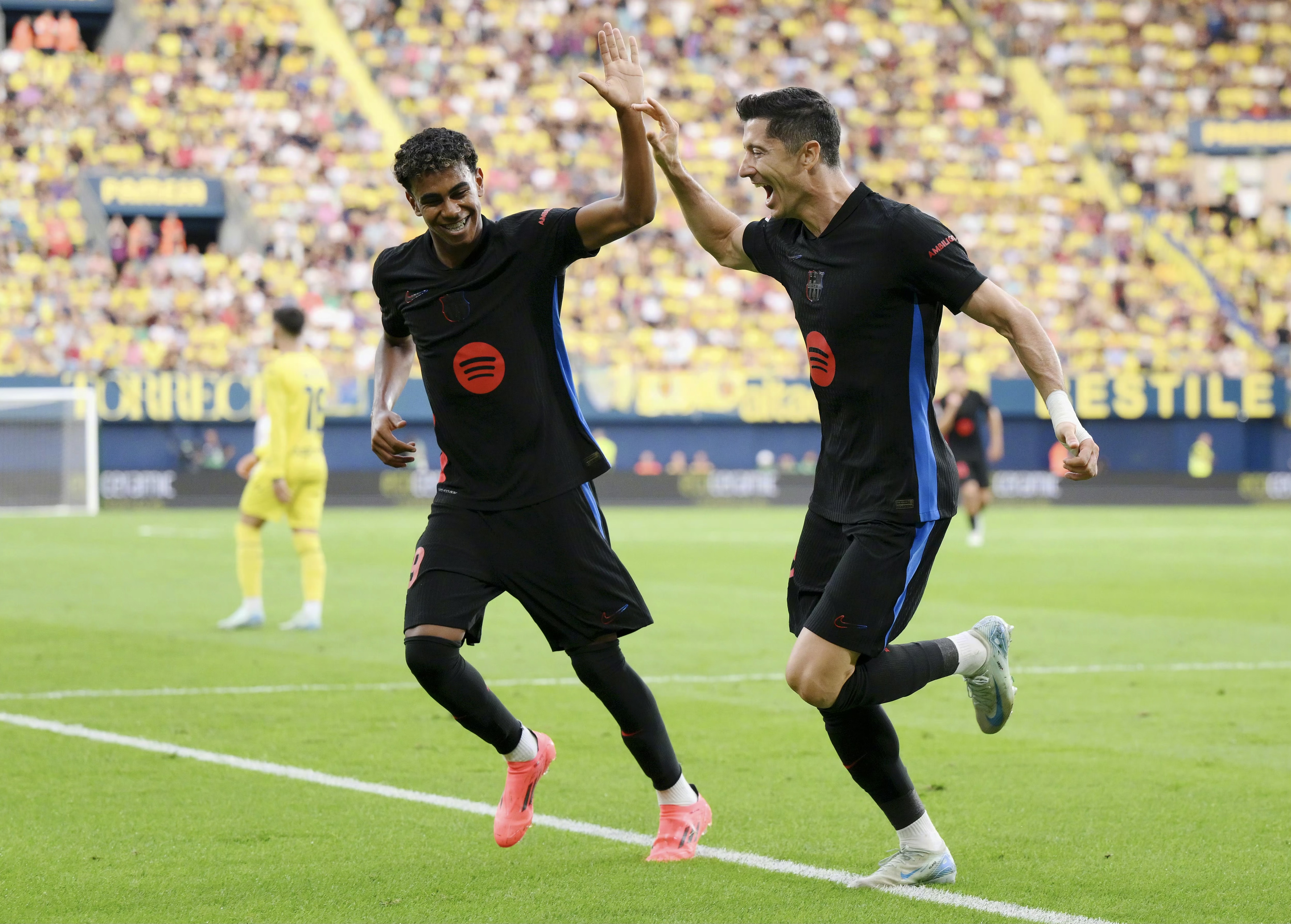 开云体育在线-关于锋线实力强悍，球队取得大比分胜利的信息