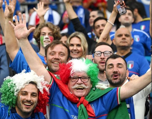 关于阿尔巴尼亚擒安道尔，小组头名领先的信息