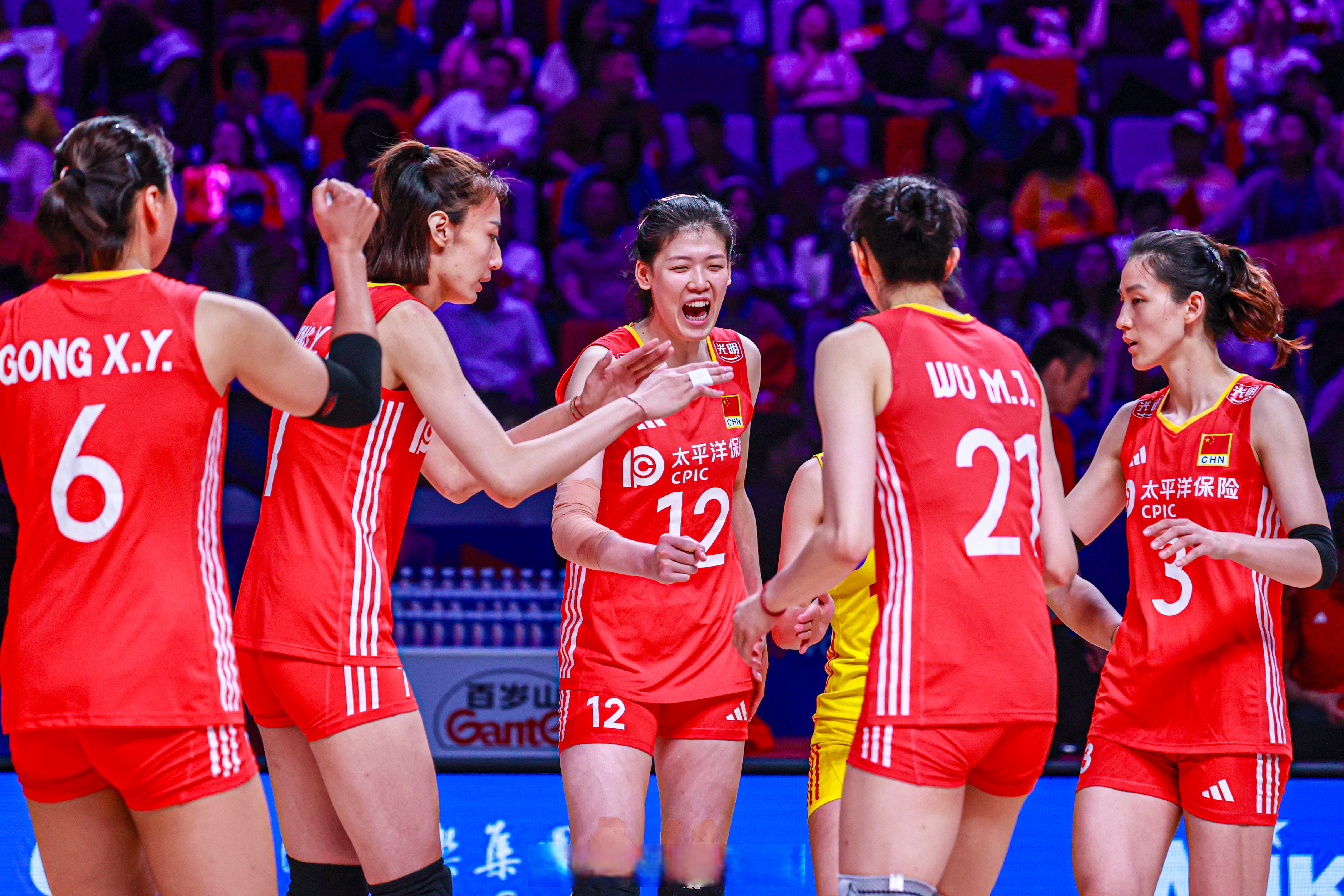 中国女排夺取第五连胜，晋级八强