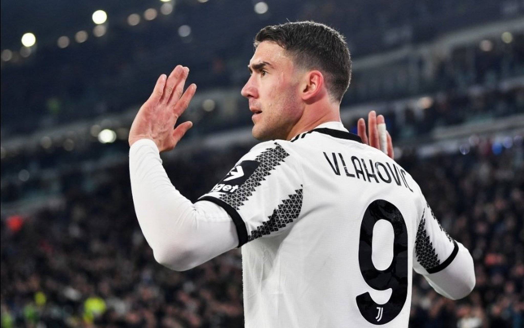 关于双雄对拼！尤文图斯与AC米兰争霸决战的信息