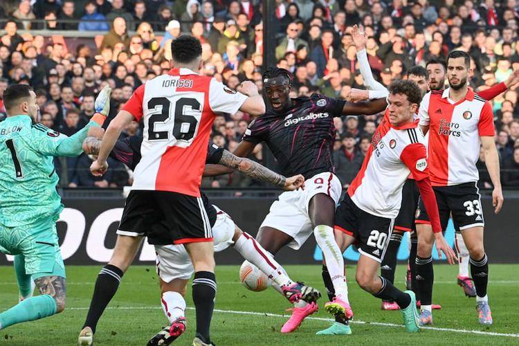 包含临阵换将！欧洲预选赛意外换帅球队即出现变化的词条