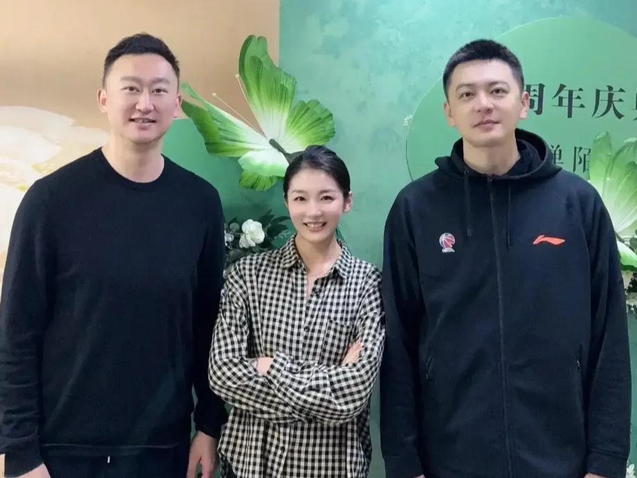 开云体育登录-热血足球联赛总决赛，夺冠球队表现抢眼