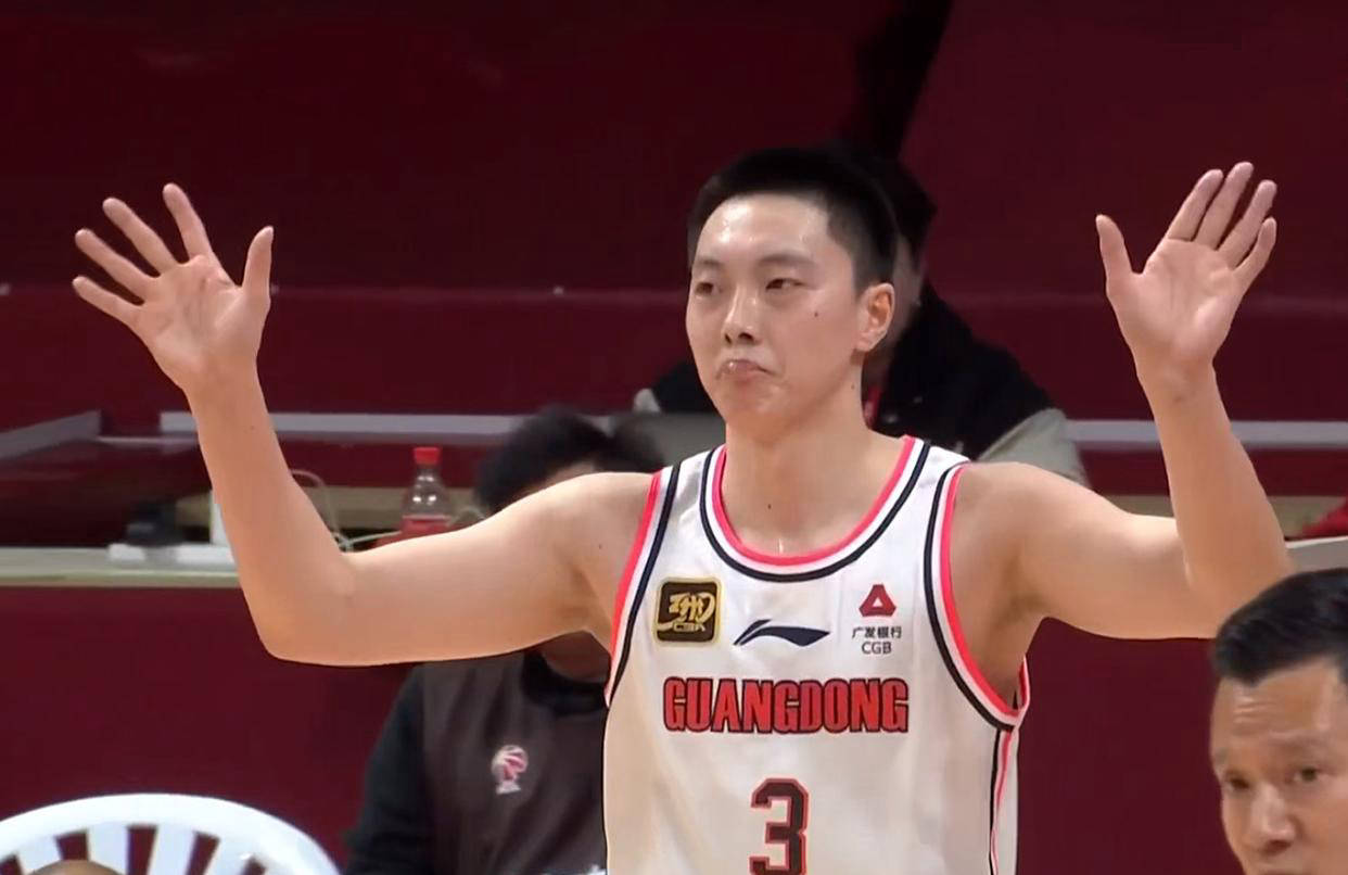 开云体育入口-新人球员崭露头角，备受瞩目