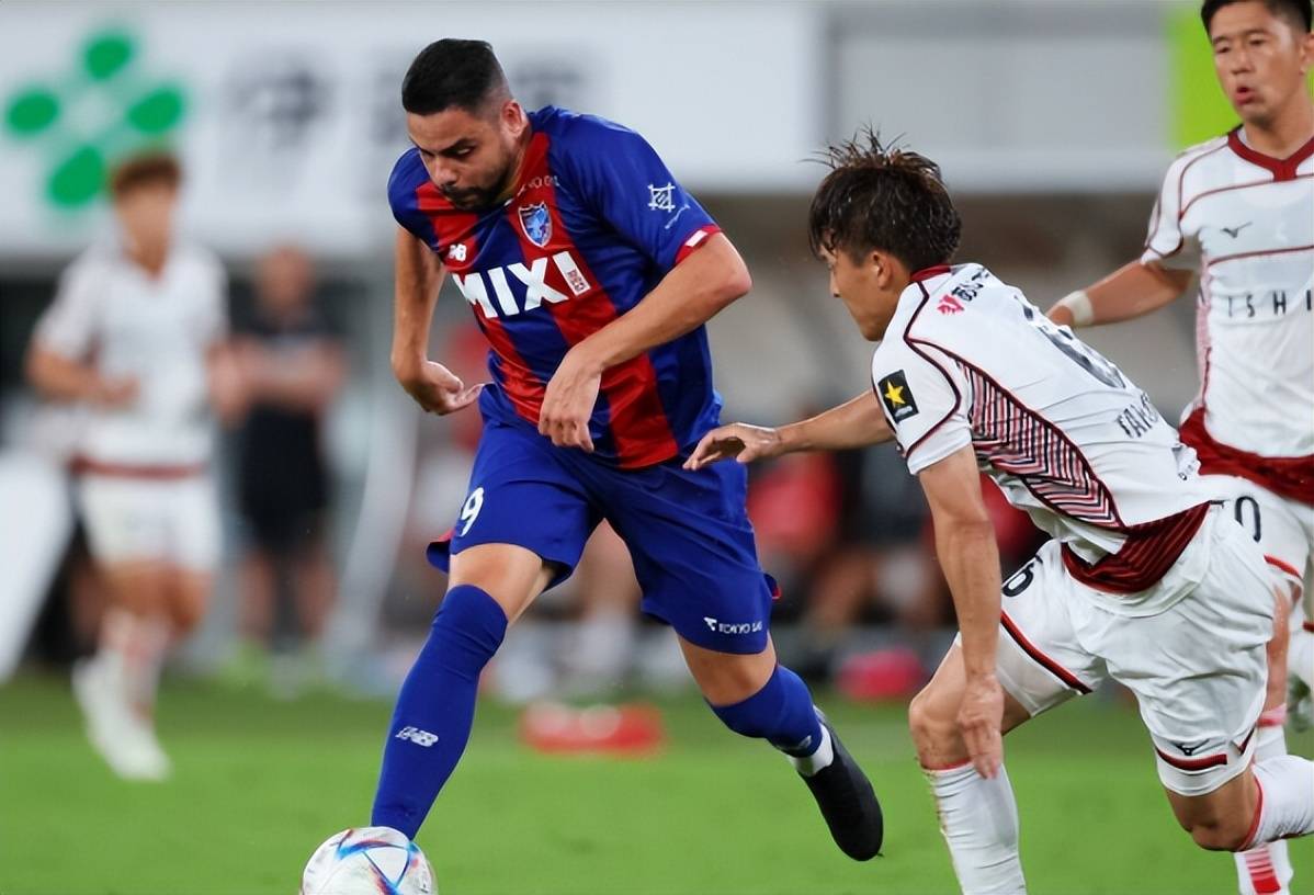 广岛三箭主场告捷，小组第一抢先锋