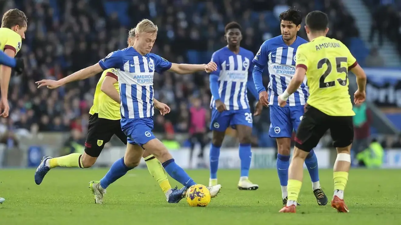 包含布莱顿客场惊险获胜，保级形势略有改观的词条