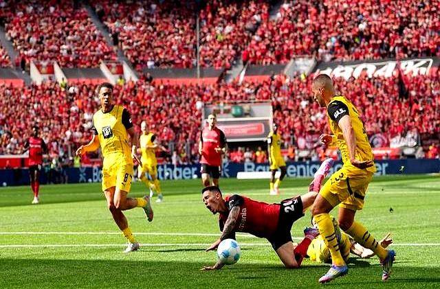 关于多特蒙德夺冠在望,球迷欢呼雀跃!的信息 关于多特蒙德夺冠在望,球迷欢呼雀跃!的信息