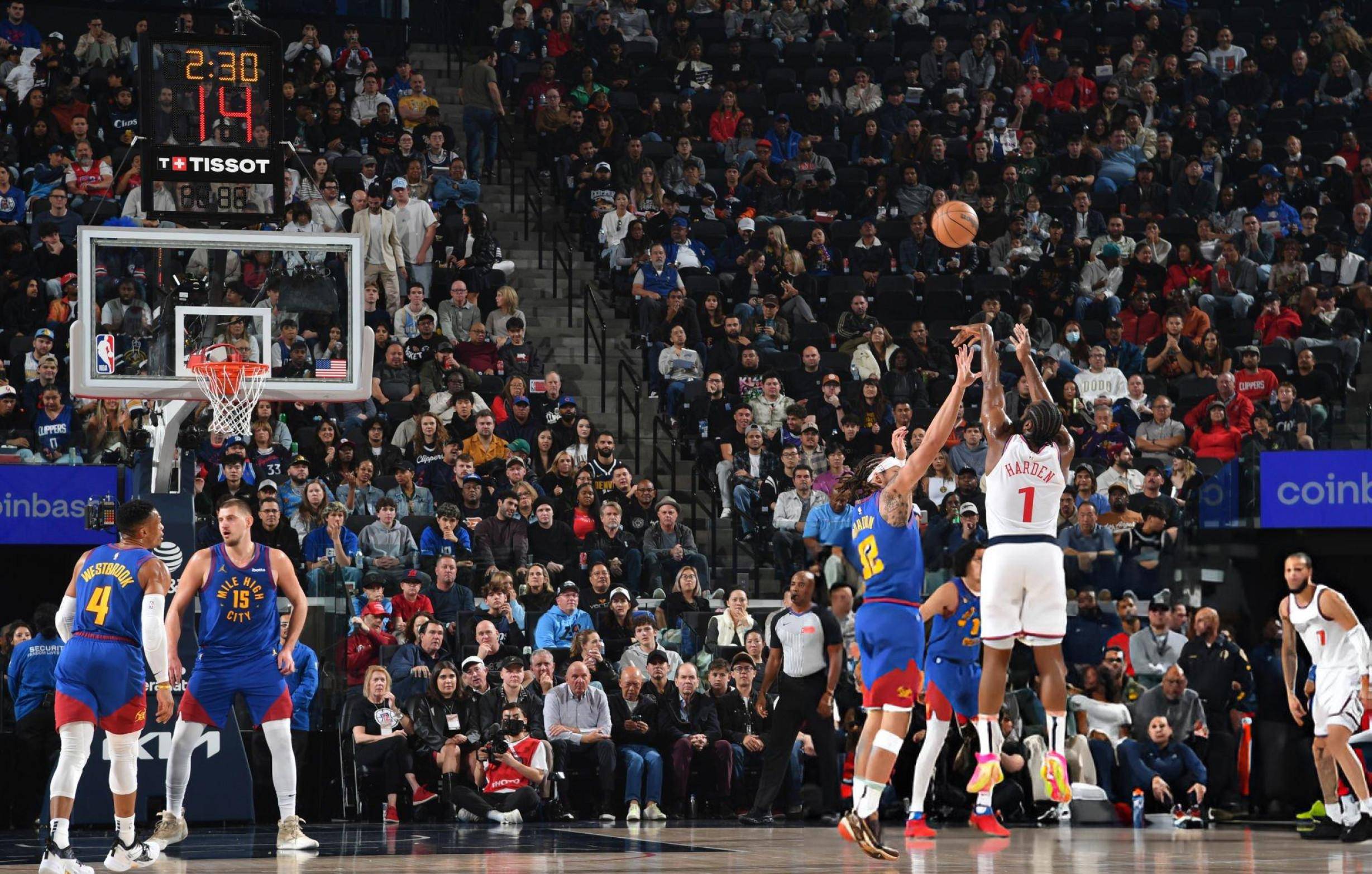 火箭对抗开拓者：哈登对决利拉德，火力全开