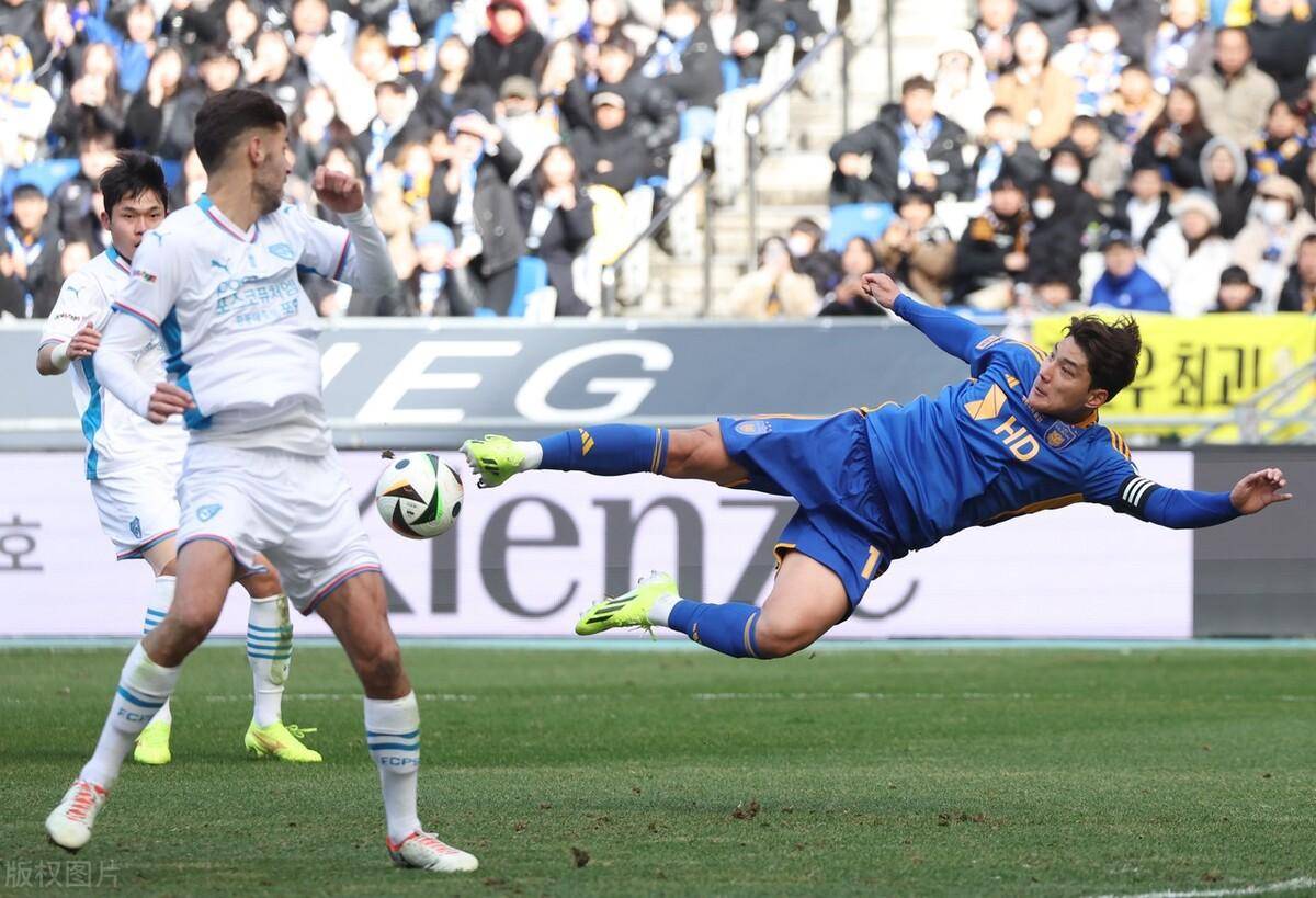 开云体育登录-首尔FC球队在比赛中脱颖而出