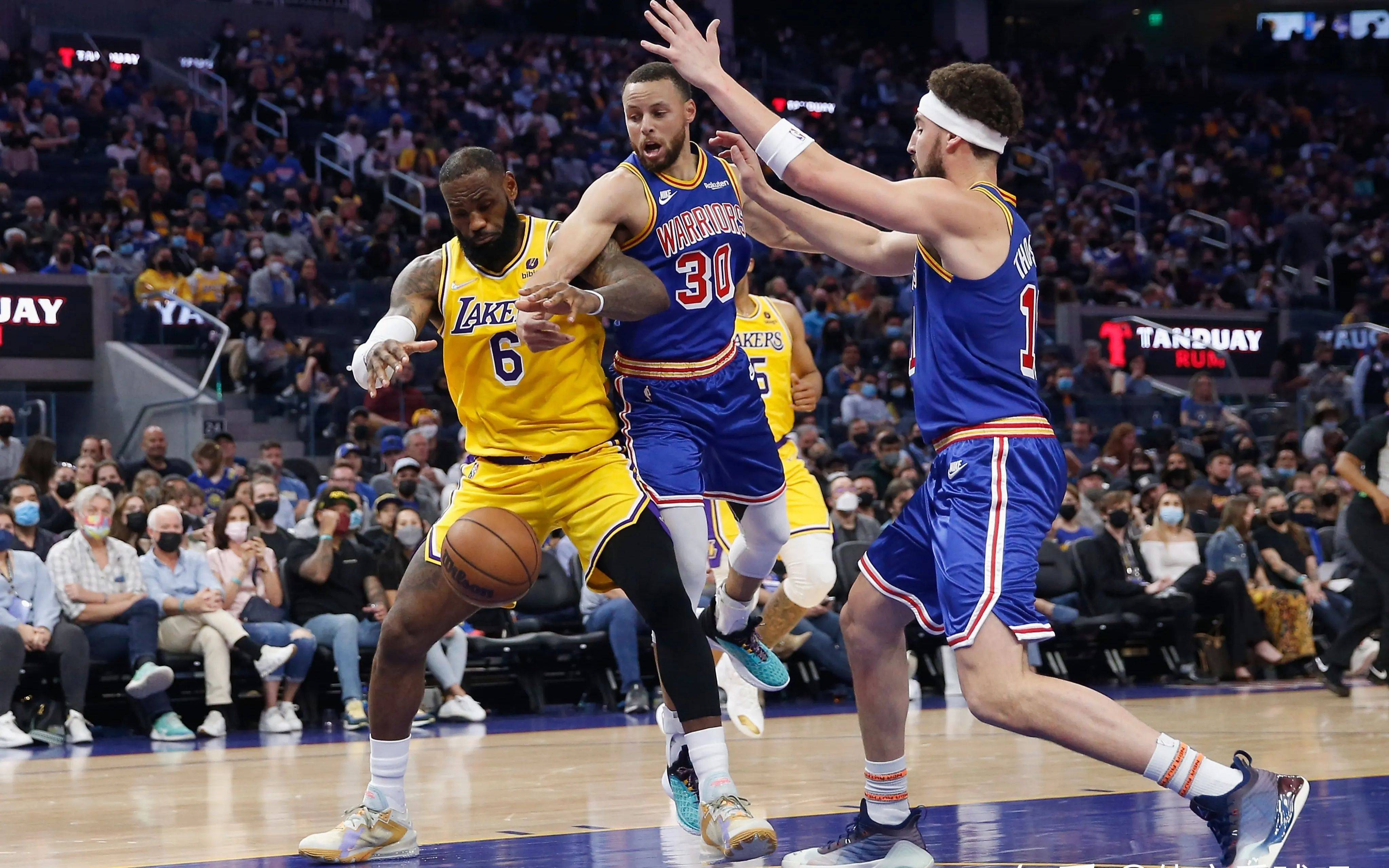 开云体育官网-篮网队全队表现出色，取得胜利