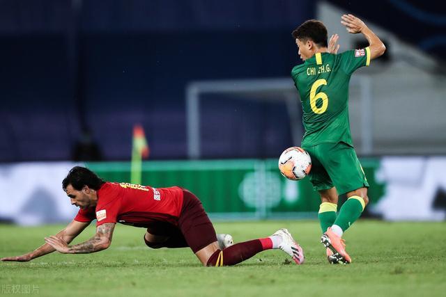 开云体育在线-弗莱堡队遭遇伤病潮，战力大减