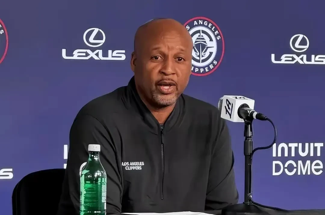 开云体育APP下载-活塞队主教练宣布辞职，球队管理层正寻找新的接班人