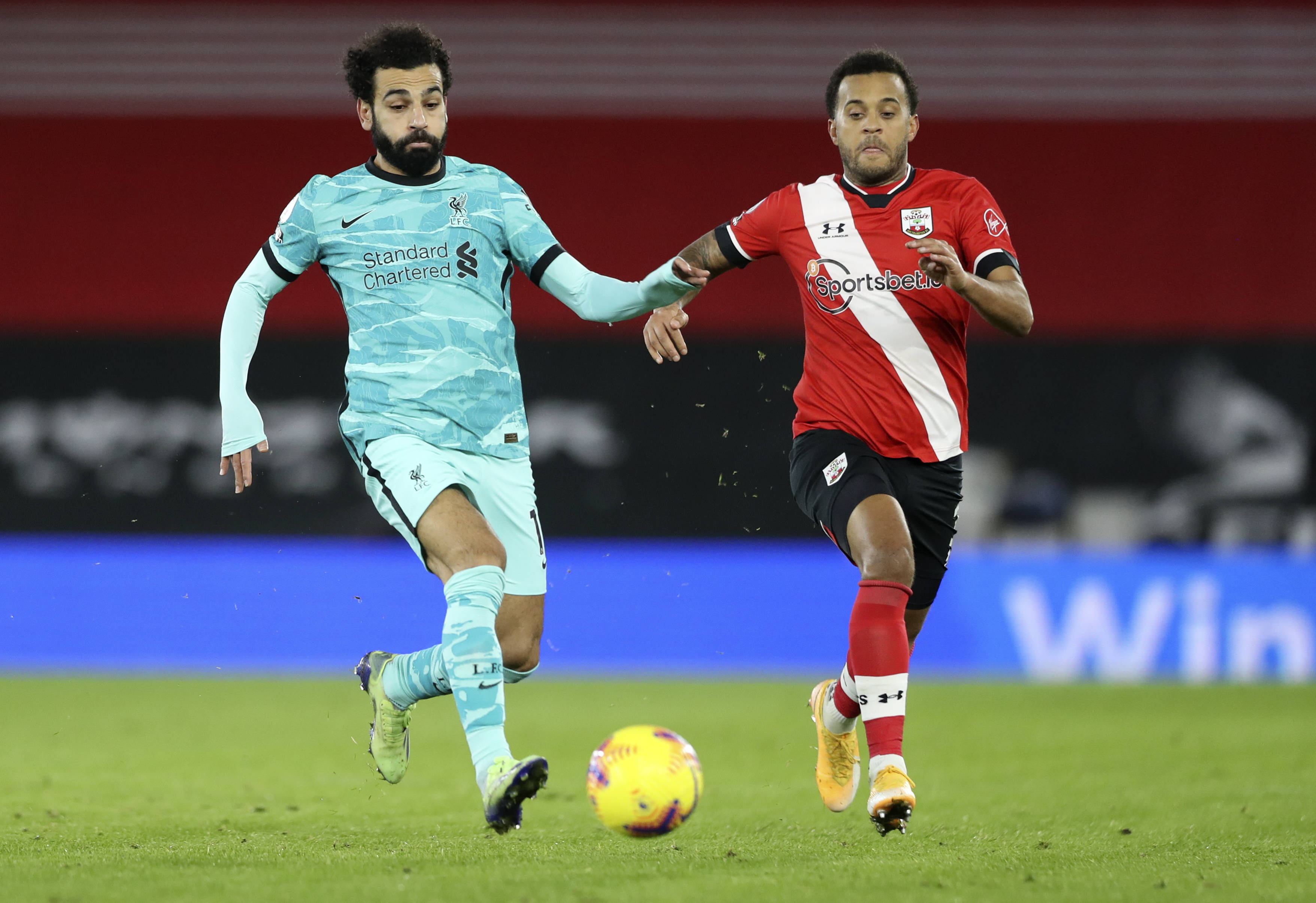 包含南安普顿客场落败，球队面临挑战与机遇的词条