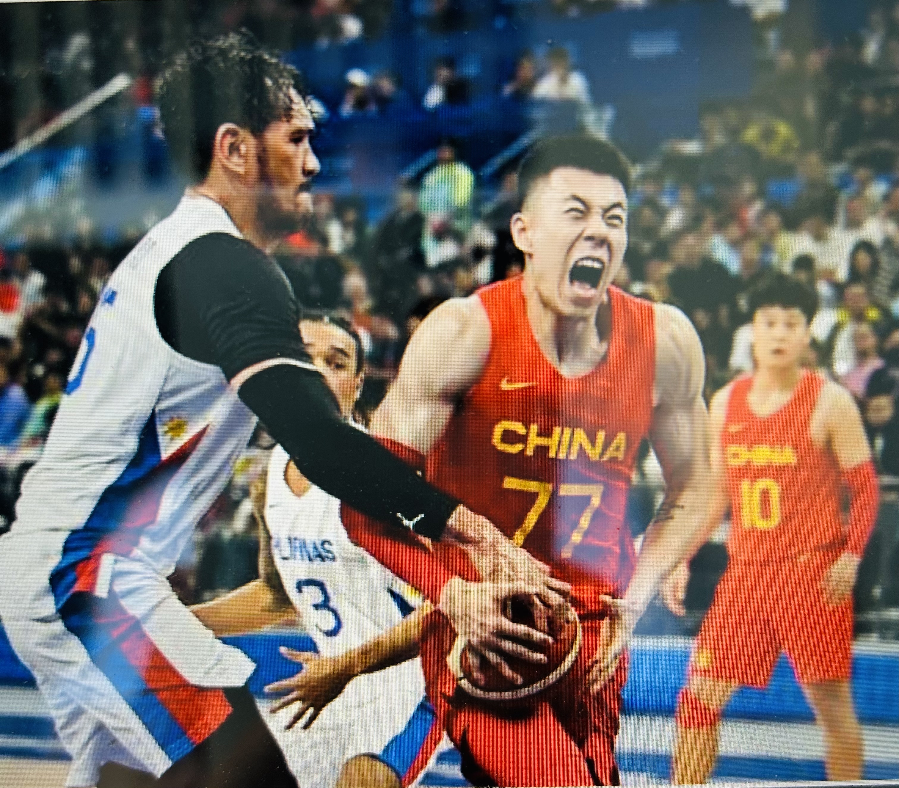 开云体育中国-激烈对抗不畏强敌，令人惊叹的比赛