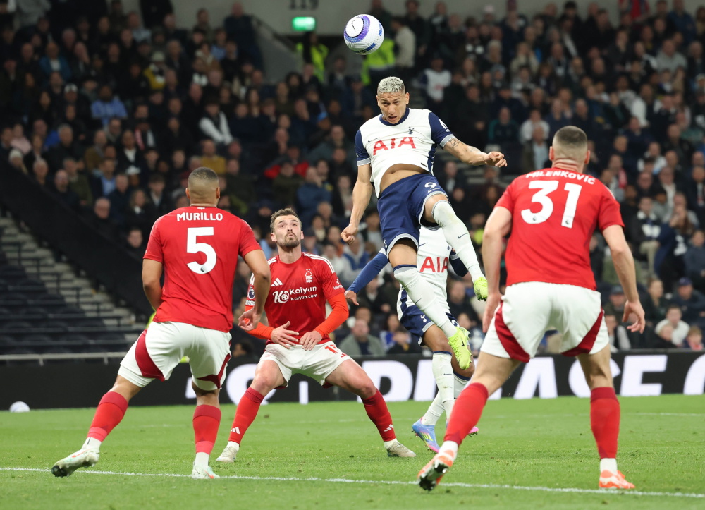 包含燃烧的足球热情，欧洲球队备战锐意创新的词条