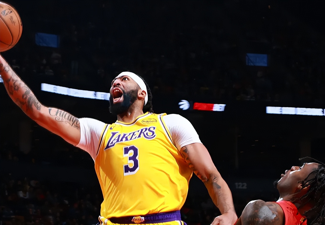 开云体育入口-猛龙遭遇滑铁卢，湖人逆袭晋级