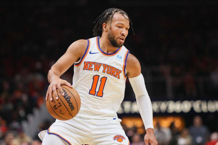 老鹰战胜尼克斯，终结败局