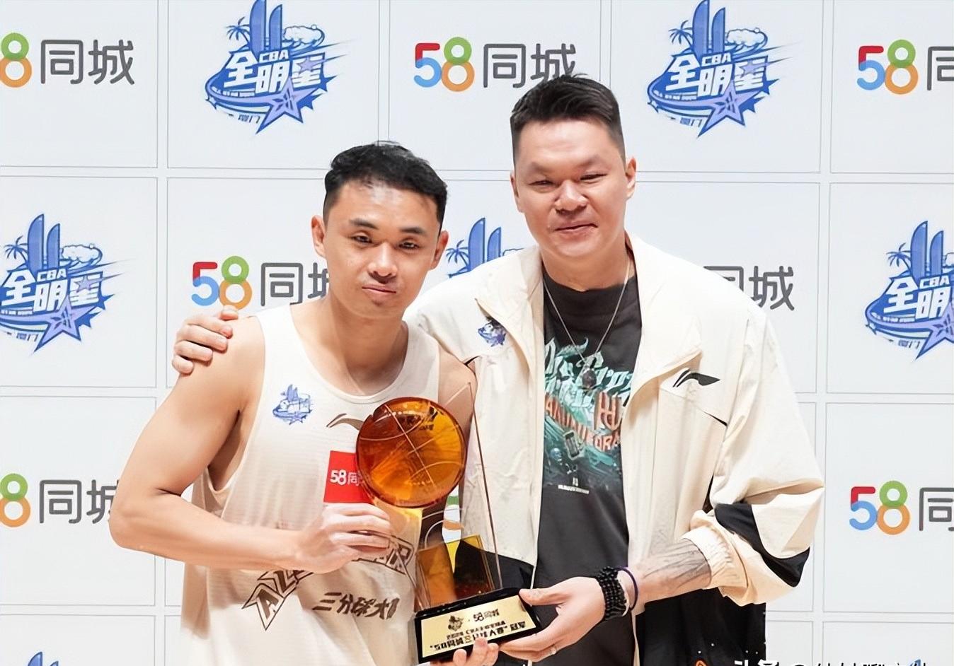 霍华德大号双10率队晋级