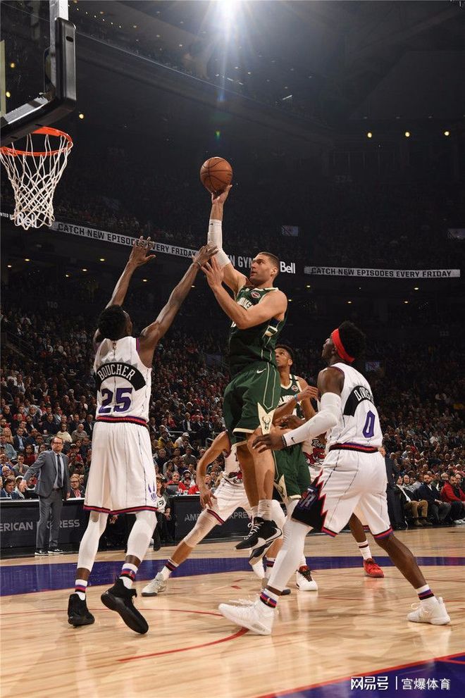 雄鹿再胜猛龙，豪取三连胜