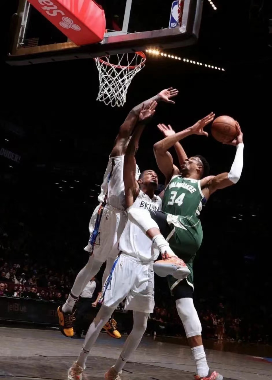 雄鹿击败篮网，豪取五连胜