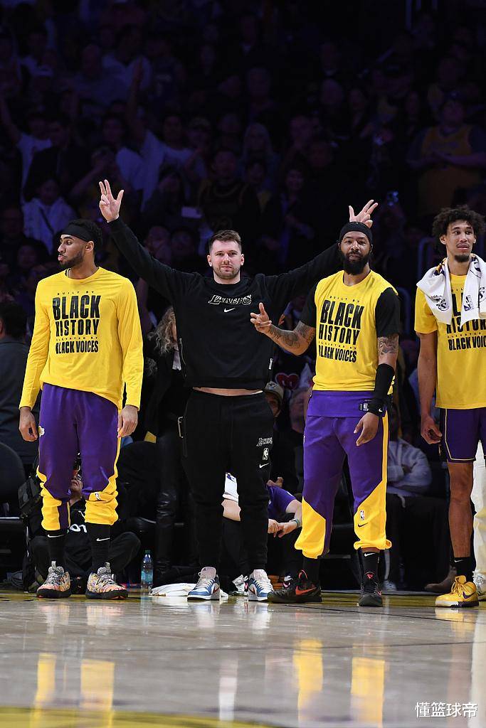 开云体育登录-波特兰胜湖人，利拉德三分步行者击败湖人